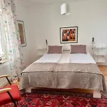 Dreamtime - One Badroom And 1 Livingroom *
